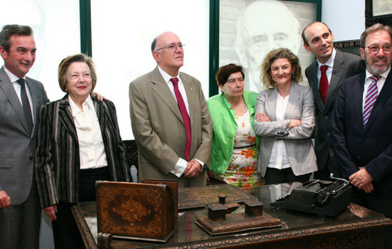 La UCA recibe el fondo bibliográfico y documental personal del historiador andaluz Antonio Domínguez Ortiz