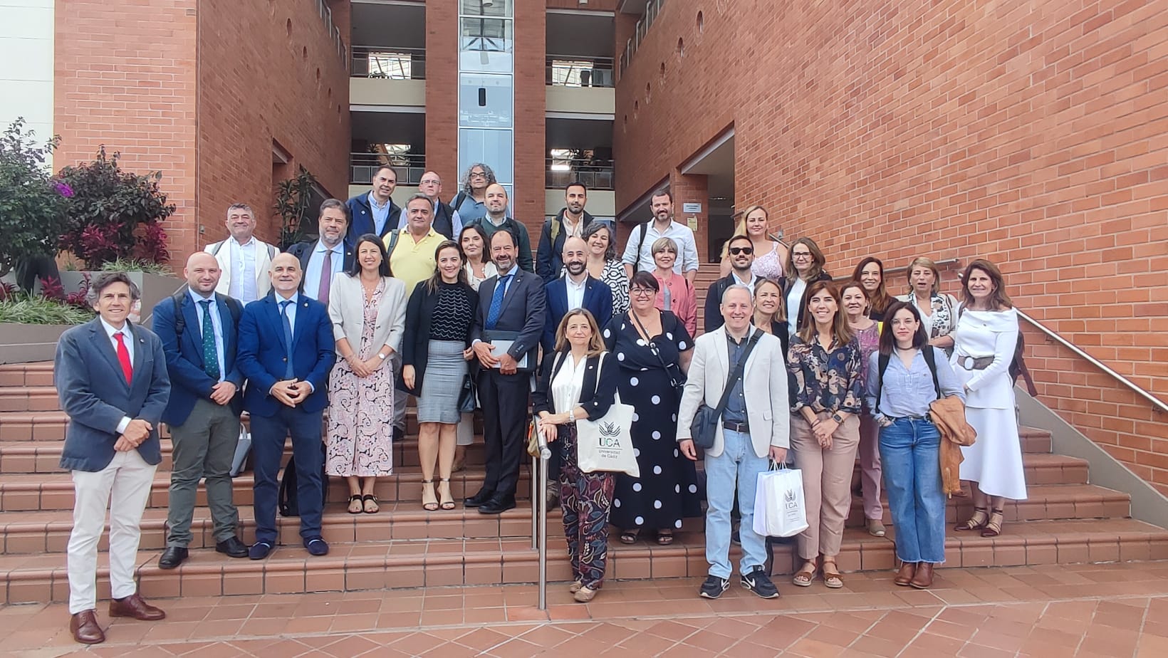 La Biblioteca de la UCA participa en la Joint International Staff Week celebrada en Colombia