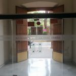 Salida de emergencia accesible (HUM)